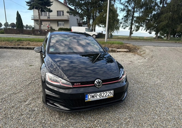 Volkswagen Golf cena 88800 przebieg: 92000, rok produkcji 2019 z Sobótka małe 562